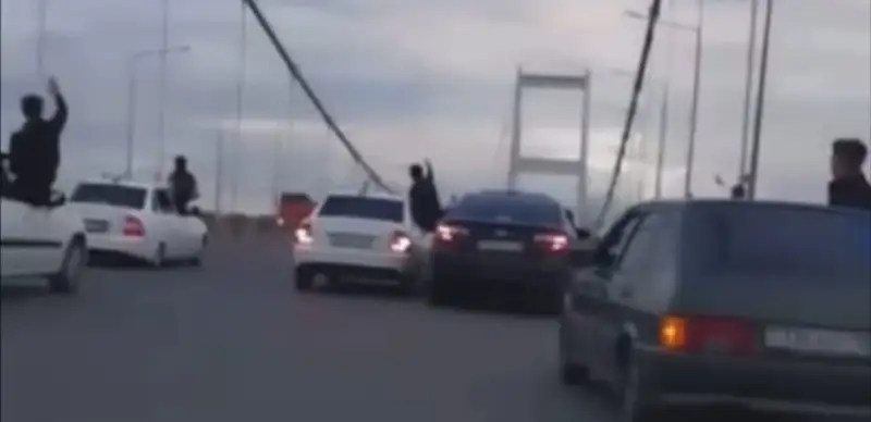 свадебный кортеж