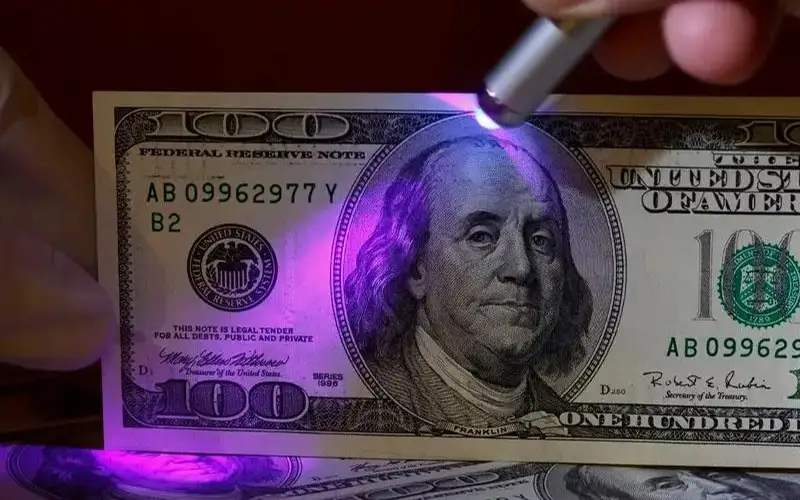 Фальшивые доллары сбывал житель Мангистауской области