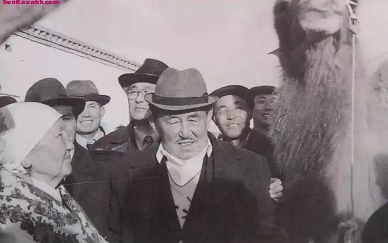 Ақын