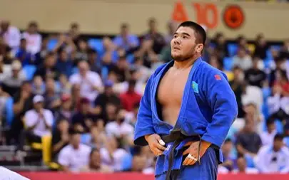  Казахстанский дзюдоист сенсационно победил олимпийского чемпиона на Азиаде