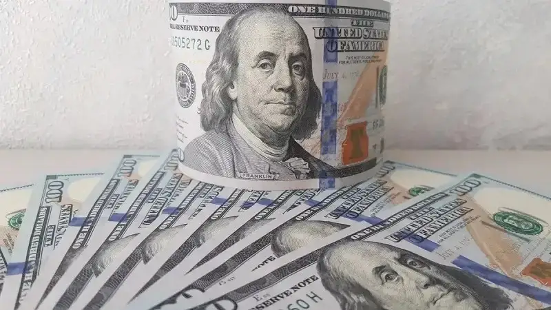 Қозоғистонда доллар курси яна кўтарилди