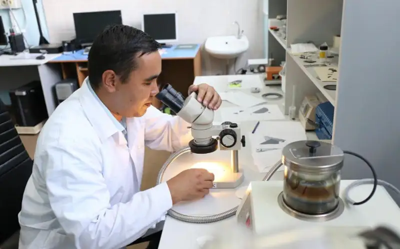 萨特巴耶夫大学研究人员研发出吸入式麻醉剂传感器