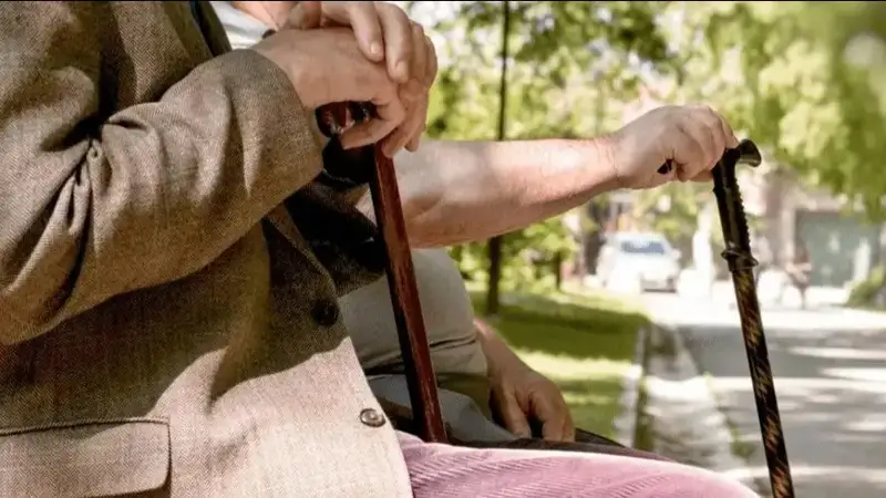 Қирғизистонда ота-онасини қариялар уйига топширган болалар жазоланади