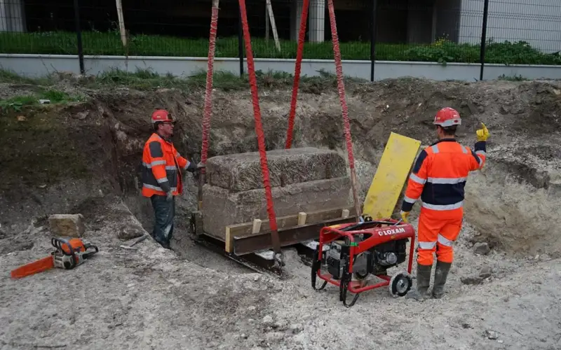 Римский саркофаг возрастом 1800 лет обнаружили во Франции