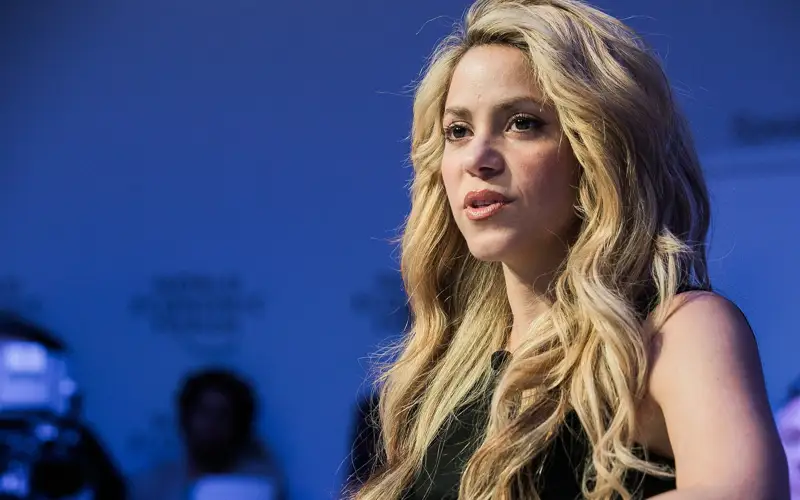 Испания билігі Шакираға екінші рет айыптады