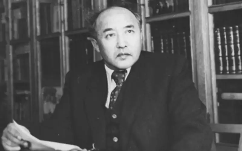 Мұхтар Әуезов 