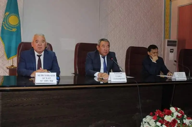 Saryaǵashta tegin medıtsınalyq kómektiń tetikteri túsindirildi