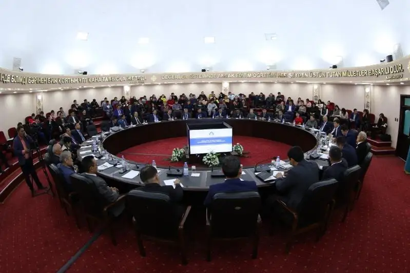 Túrkistan oblysynda Tuńǵysh Prezıdent kúni merekesine oraı ǵylymı konferentsııa ótti