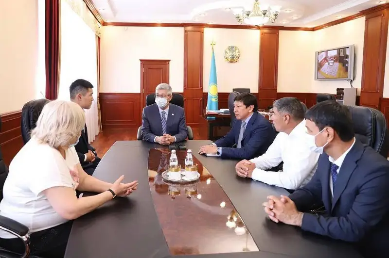 Tokıoǵa attanǵaly otyrǵan Bekzat Nurdáýletovke Mańǵystaý oblysynyń ákimi sáttilik tiledi