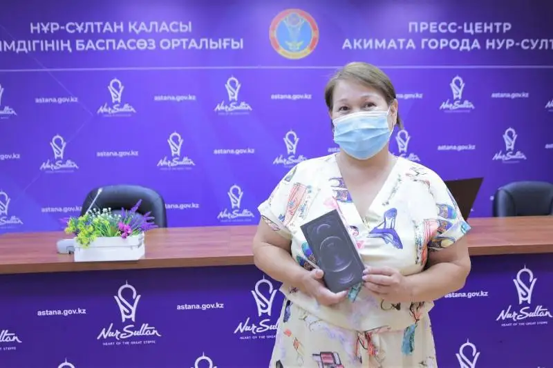 Vaktsına alǵan astanalyqtar iPhone12 jáne turmystyq tehnıka utyp aldy
