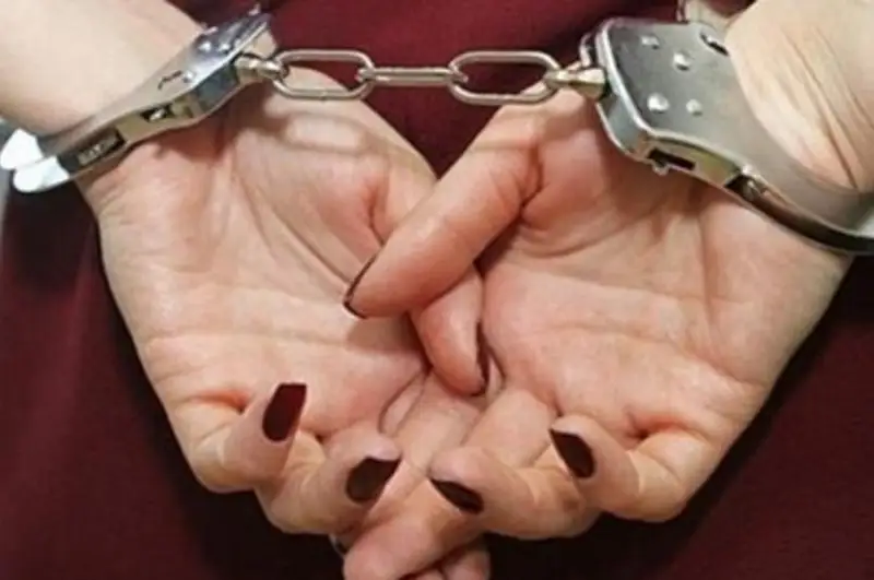 Оралда қоқыс жәшігінің жанынан өлі табылған шақалақтың анасы ұсталды