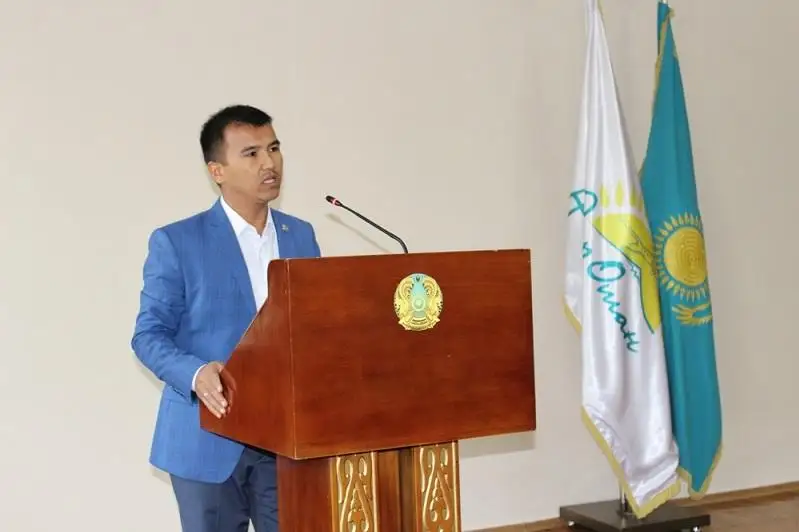 Sırııadan kelgen balalar ushaq kórse tyǵylatyn jer izdep ketedi  - Almasbek Shaǵyrbaı