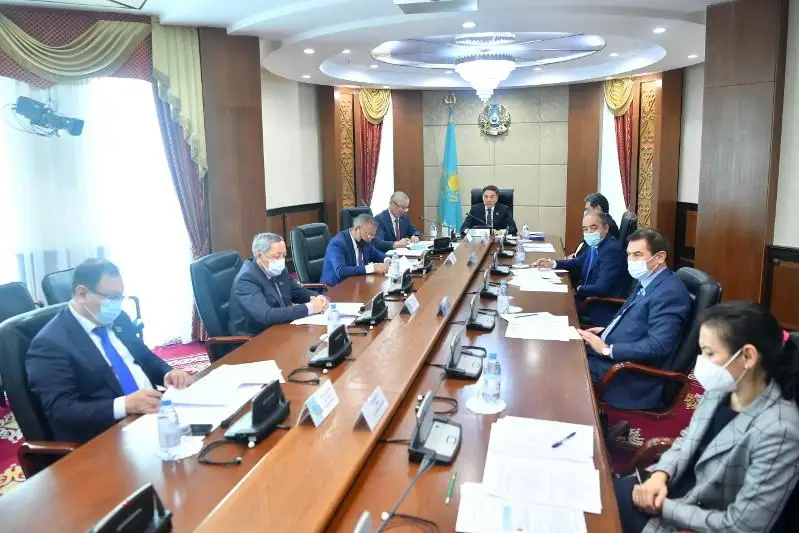 Elimizdegi ózgeristerdiń mán-mańyzyn máslıhat depýtattary ár qazaqstandyqqa jetkizedi - Senat