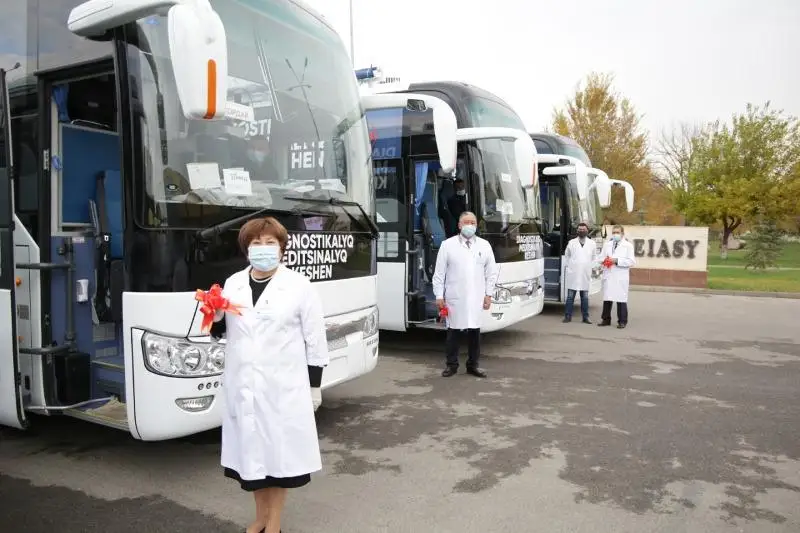 Jambyldyq dárigerlerge 18 reanımobıl men 8 «jyljymaly medıtsınalyq keshen»  berildi