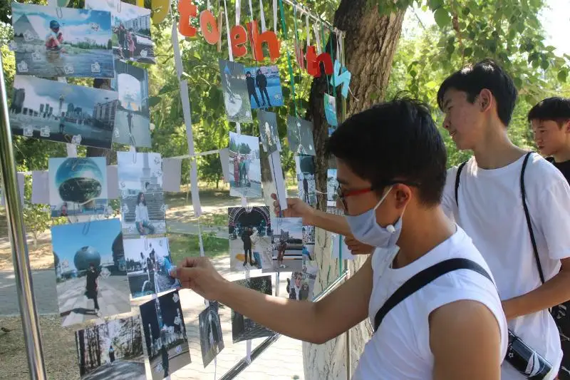 Kókshetaýda «We are together with NS» fototúsirilimi ótti