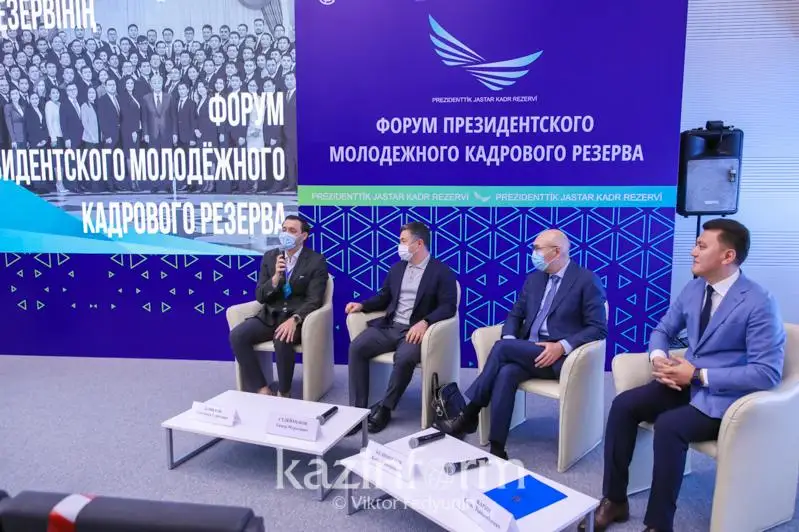 Prezıdenttik jastar kadrlyq rezervteriniń úzdik ıdeıalary tyńdaldy