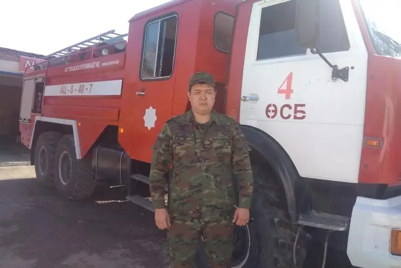 Atyraýlyq Asylbek Bekimov júzdegen jandy tilsiz jaýdan aman alyp qalǵan