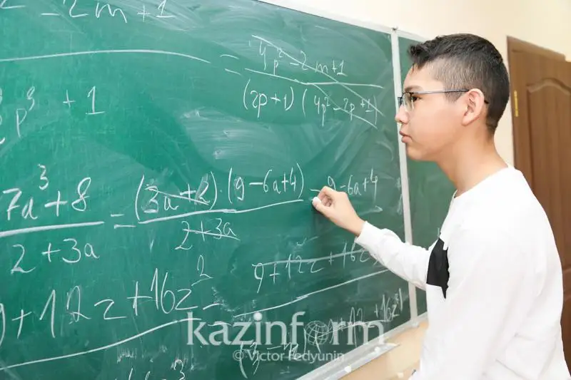 Keıbir oqýshy muǵalimnen artyq biledi - Berdibek Saparbaev