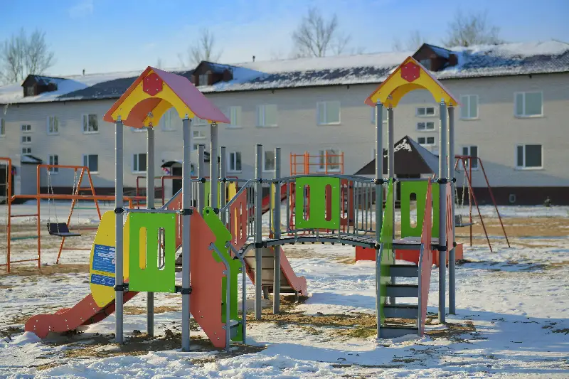 Pavlodardyń Ertis aýdanynda 24 páterli úsh úı paıdalanýǵa berildi