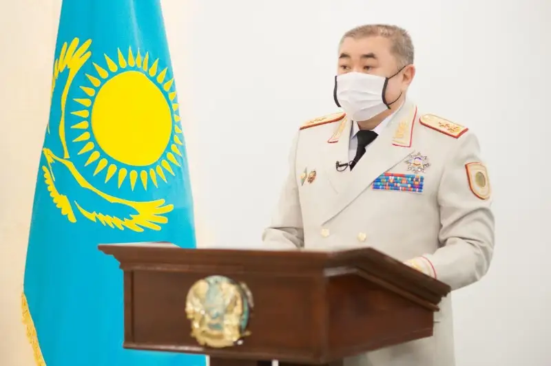 Erlan Turǵymbaev eńbegimen erekshelengen polıtseılerdi marapattady