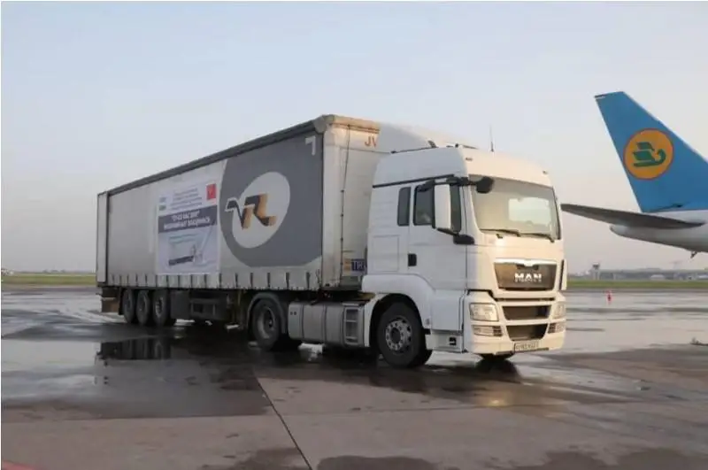 Ózbekstanǵa 1 mıllıon doza ózbek-qytaı vaktsınasy jetkizildi