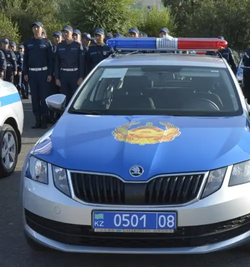 Jambyldyq polıtseılerge 102 sý jańa qyzmettik kólik berildi