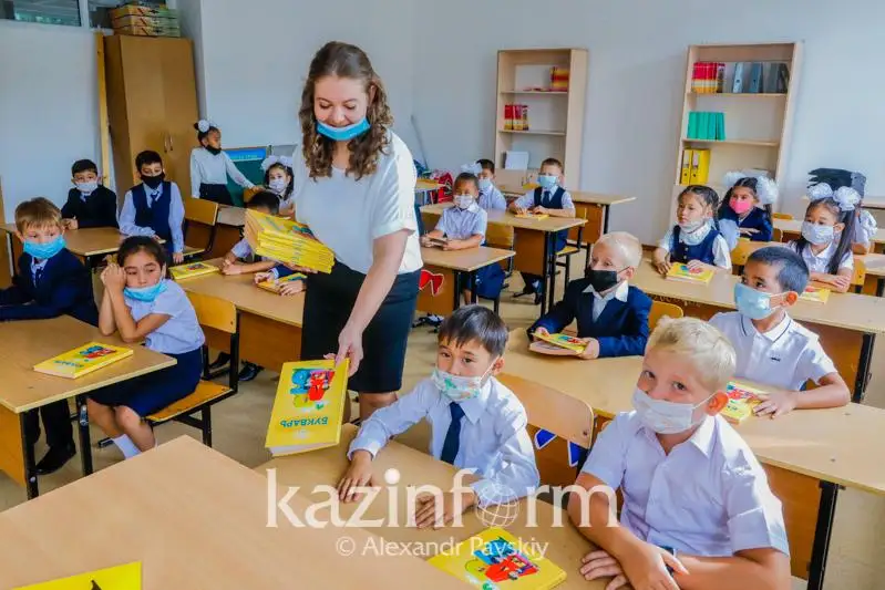 Memleket basshysy Joldaýynda muǵalimderdi qoldaý jalǵasatynyn aıtty