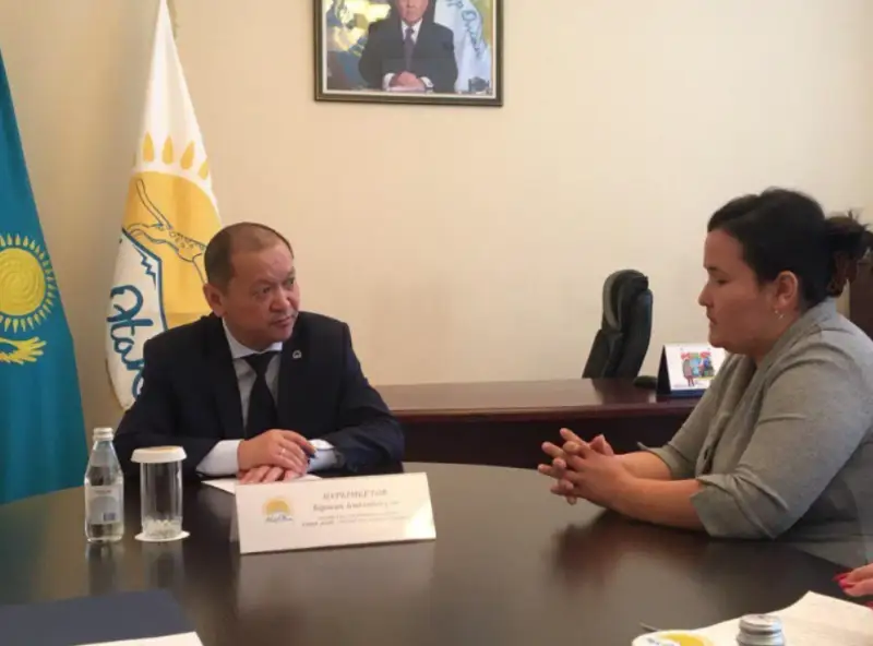 Mınıstr Birjan Nurymbetov aqtóbelikterdi jeke qabyldady