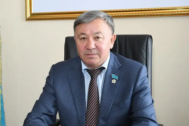 Máslıhat hatshysy: Tómengi jalaqyny ósirý — qýantarlyq jańalyq