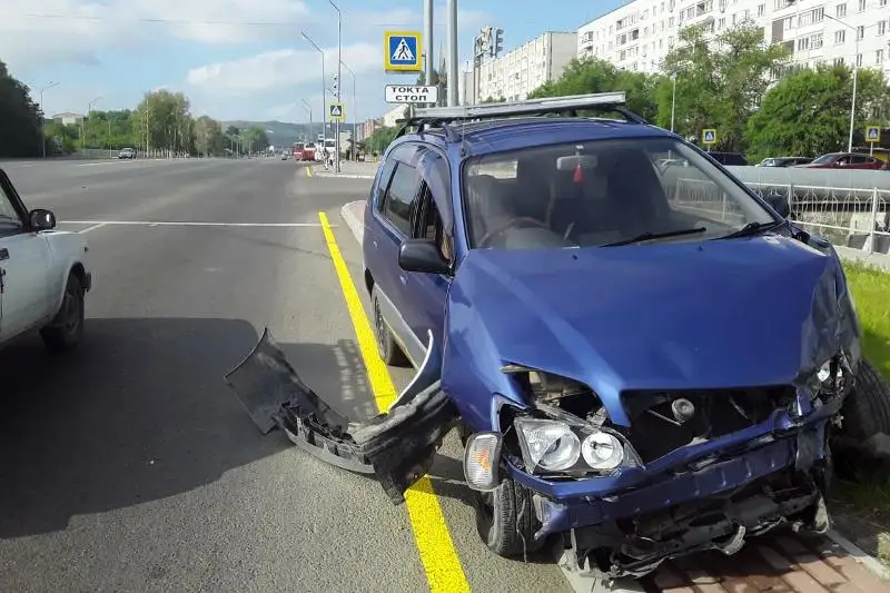 Óskemende jol apatyna ushyraǵan jádel járdem kóligi aýdarylyp qaldy