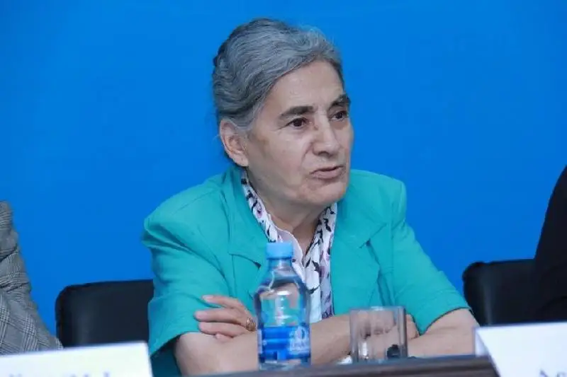 Asyly Osman: Biz qazir tárbıeni birinshi orynǵa qoıýymyz kerek