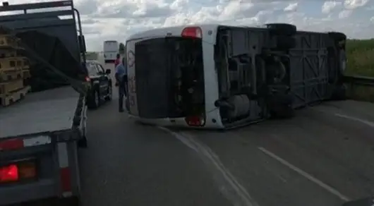 Domınıkanda jol apatyna ushyraǵan 15 reseılik hal ústinde jatyr