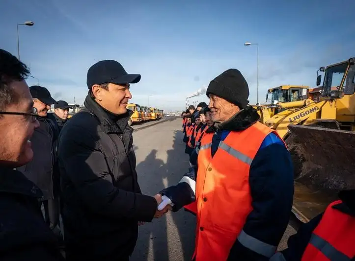Elorda ákimi kommýnaldyq qyzmetterdiń qysqa daıyndyǵyn tekserdi