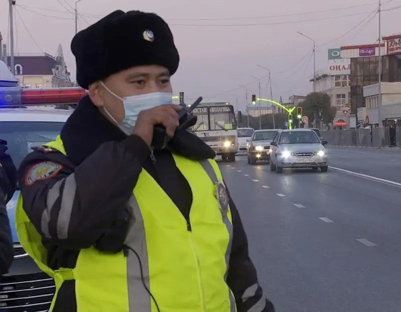 Túrkistan oblysynda úsh kúnde 21 mas júrgizýshi ustaldy