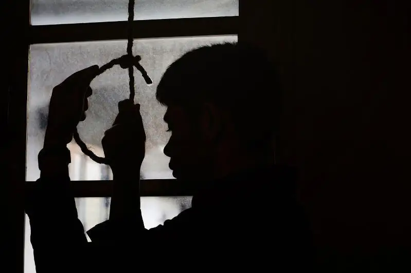 Более 140 подростков совершили суицид в 2020 году из-за травли