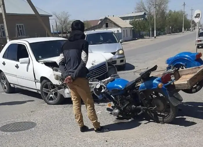 Qyzylordada avtokólik pen mototsıkl soqtyǵysyp, bir adam aýrýhanaǵa tústi