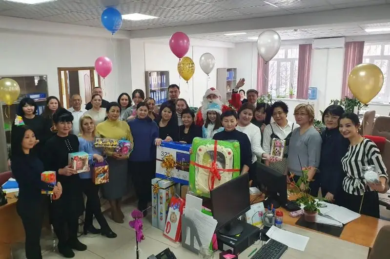 Áıelder kolonııasynda balalarǵa jańa jyl merekesi uıymdastyryldy