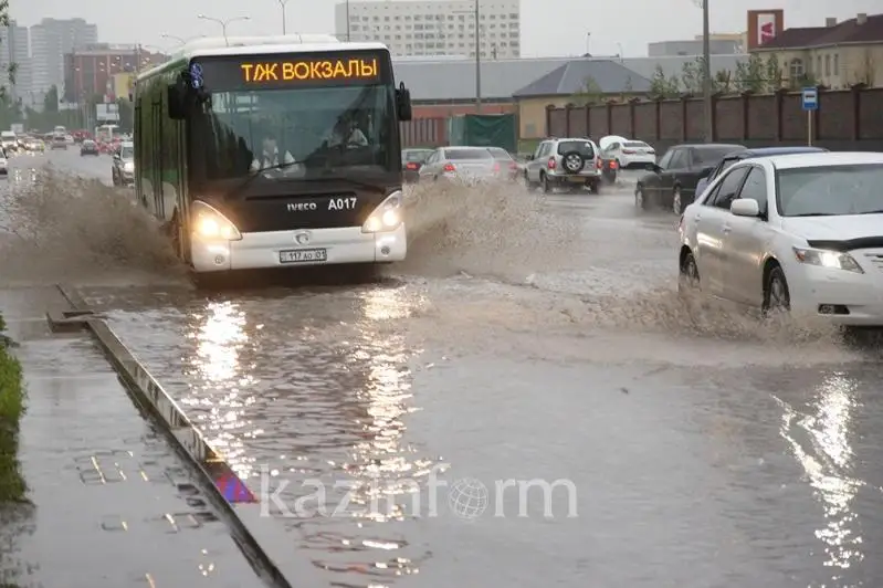 Nur-Sultan kóshelerin sý basý problemasymen jańa mekeme aınalysady