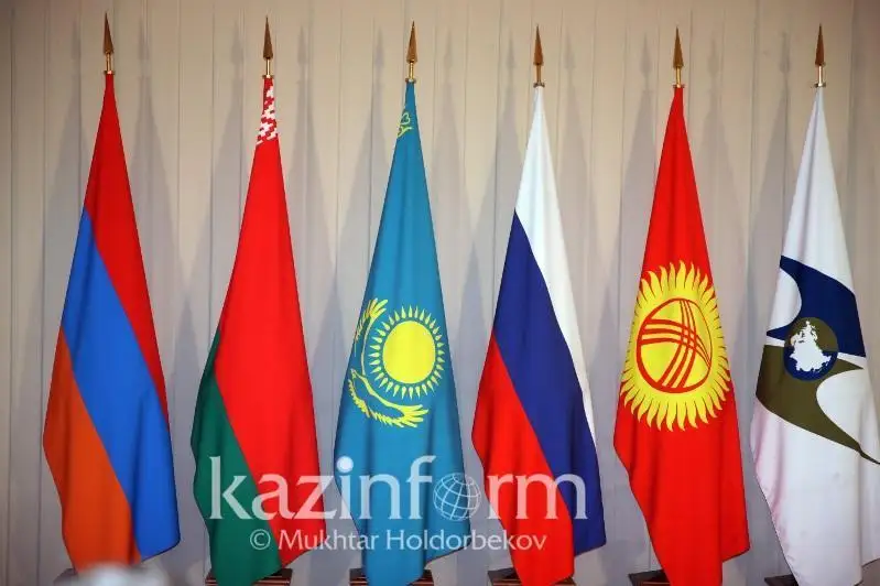 Edil Mamytbekov: Qazaqstandy EAEO alańynda artqa tartatyn máselelerge bir úńilip qoıý kerek