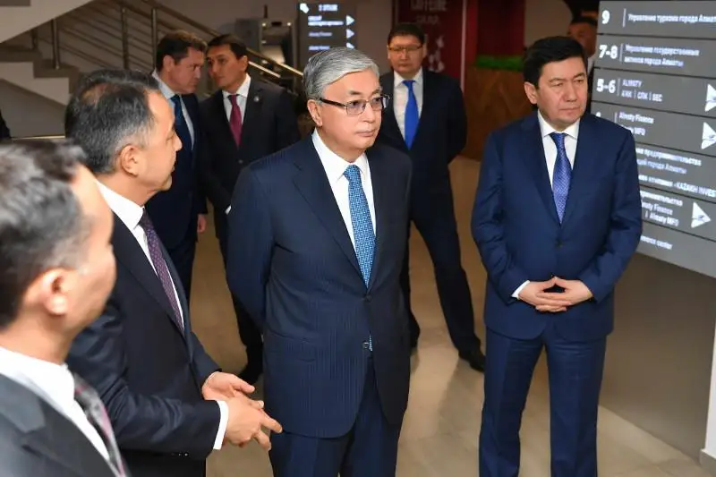 QR Prezıdenti Almatydaǵy «Investıtsııa úıine» bardy