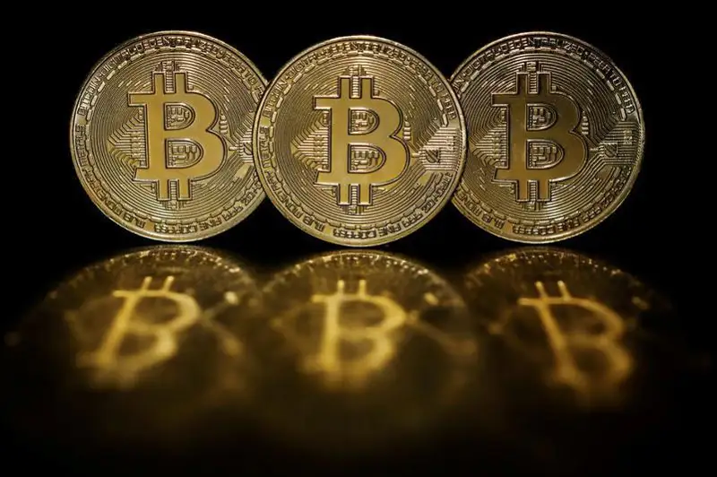 Eń iri krıptovalıýta bıtkoın 10%-dan asa qymbattady