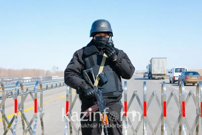Елорда полициясы қаладан шығатын жолдарға блокпостар неге қойылғанын түсіндірді