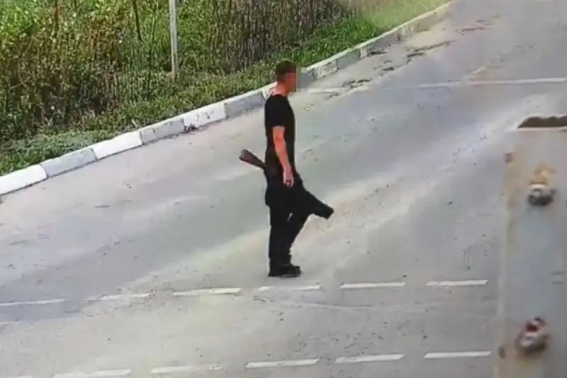 Petropavlda er adam kóshede atys qarýymen júrgen