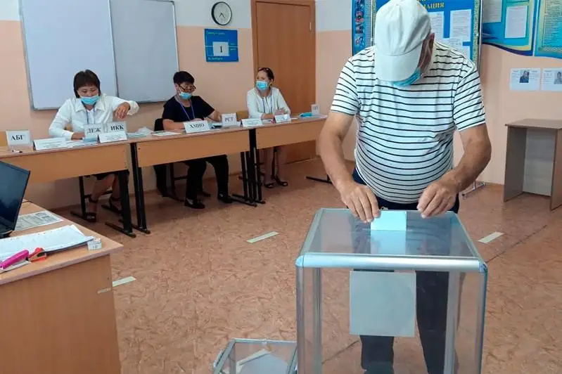 Ákim saılaýy: Shyǵysqazaqstandyqtar jappaı daýys berip jatyr
