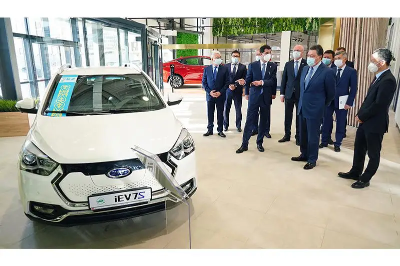 Premer-Mınıstrge elektromobılderdi shyǵarýdy damytý jospary baıandaldy