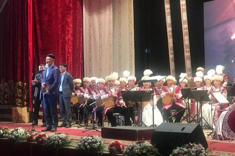 Mańǵystaýda Murat Óskinbaevqa arnalǵan jyr keshi ótti