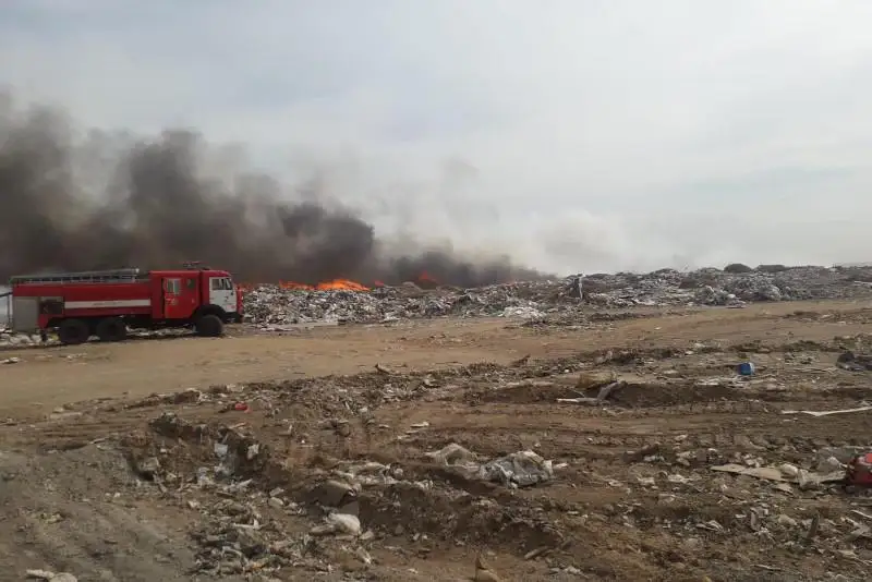 Aqtóbede qoqys polıgony janyp jatyr