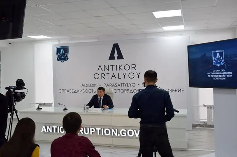 Jemqor qyzmetshileri úshin basshylar jaýap beredi – Ernar Baıanǵazın