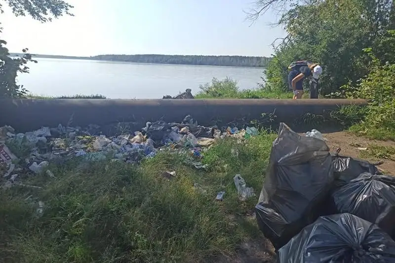 Petropavlda Pestroe kóliniń jaǵasynan 100 qaptan astam qoqys shyǵaryldy