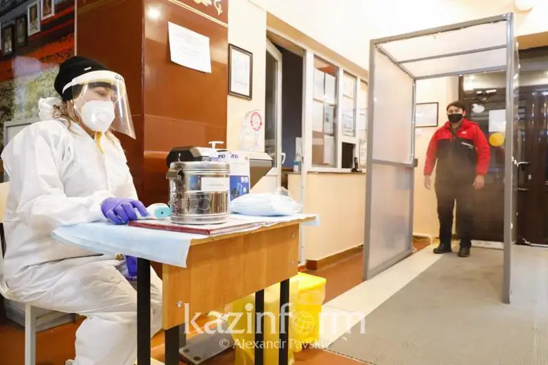 Коронавирус: Қазақстанның көпшілік өңірлері «қызыл», «сары» аймаққа кірді